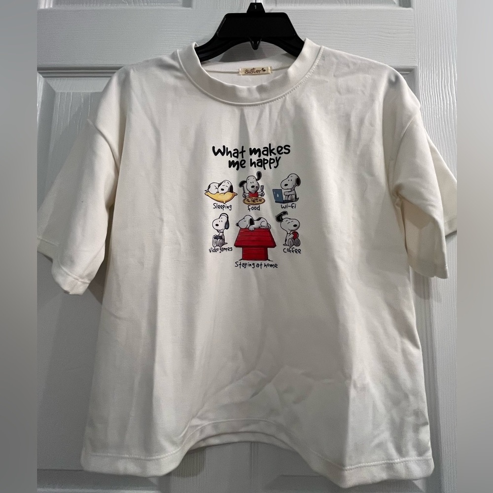 NWOT Sister Snoopy “What make me Happy” Graphic White Cropped T-Shirt